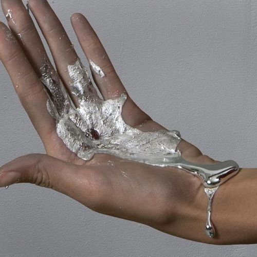 Silver-hand-melt-solvie